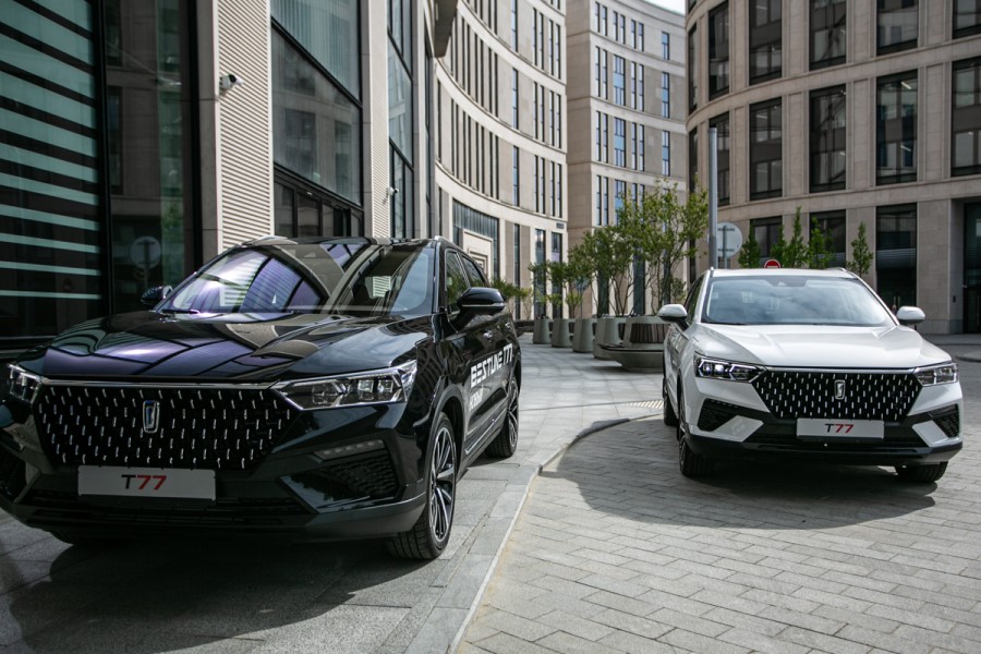 В Минске красиво представили первые автомобили китайского бренда FAW Bestune