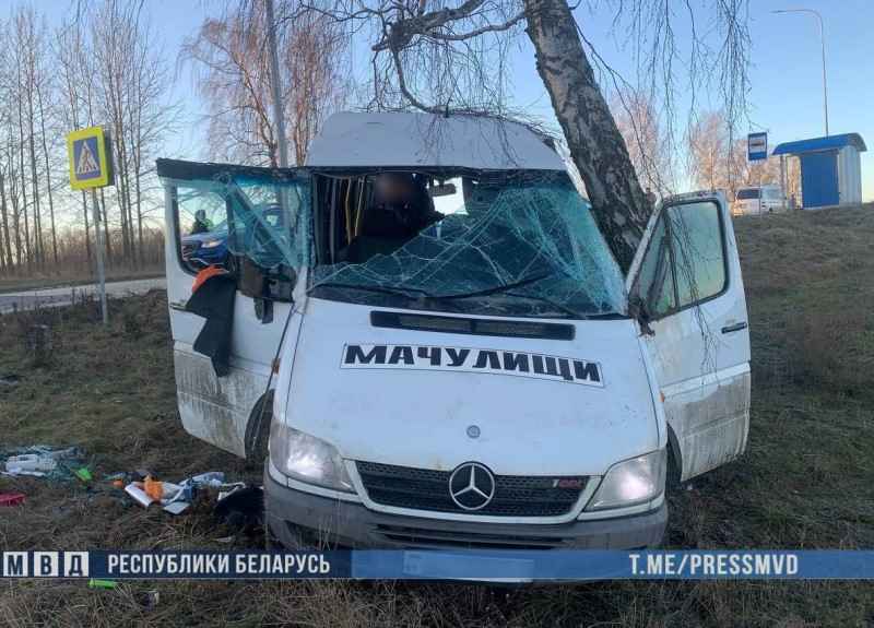 Под Минском авария с маршруткой