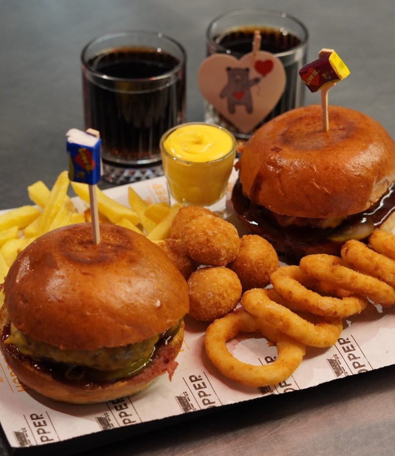 Минчан зовут на шоу для влюбленных, бесплатный киносеанс и сеты на двоих