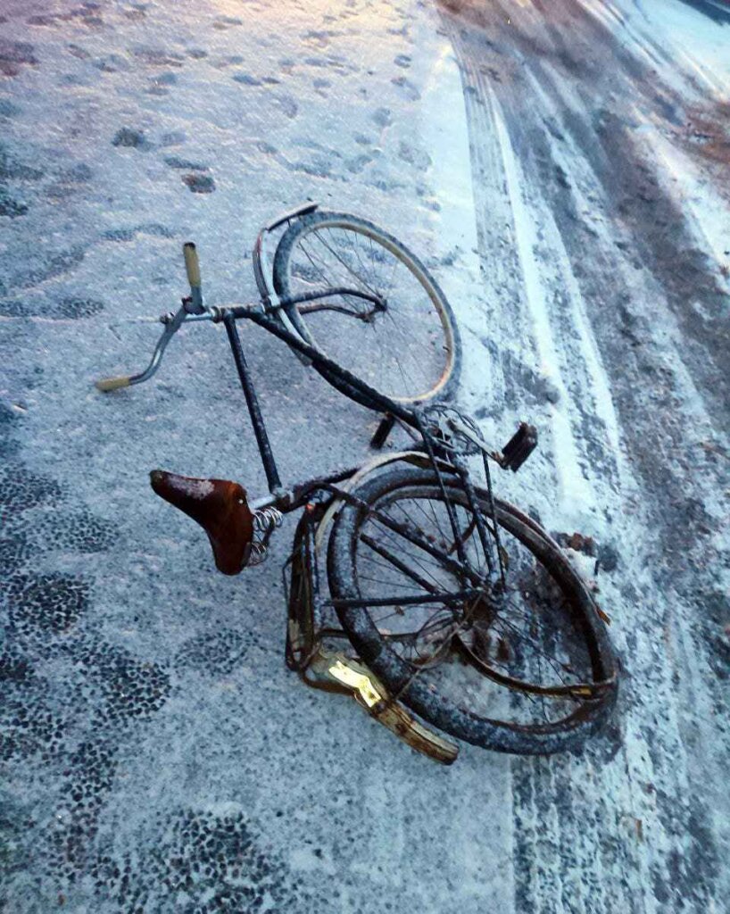 В Борисовском районе под фурой погиб велосипедист