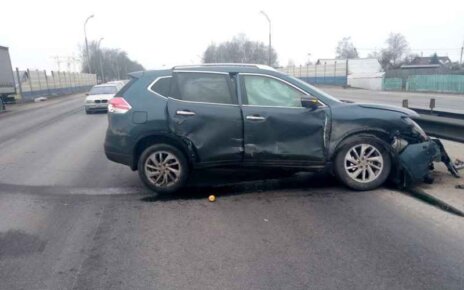 На трассе Минск-Дзержинск в аварию попали фура и две легковушки