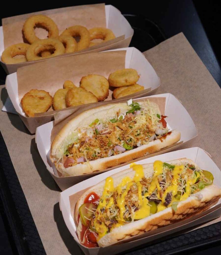 Еда в торговом центре Galileo в Минске 