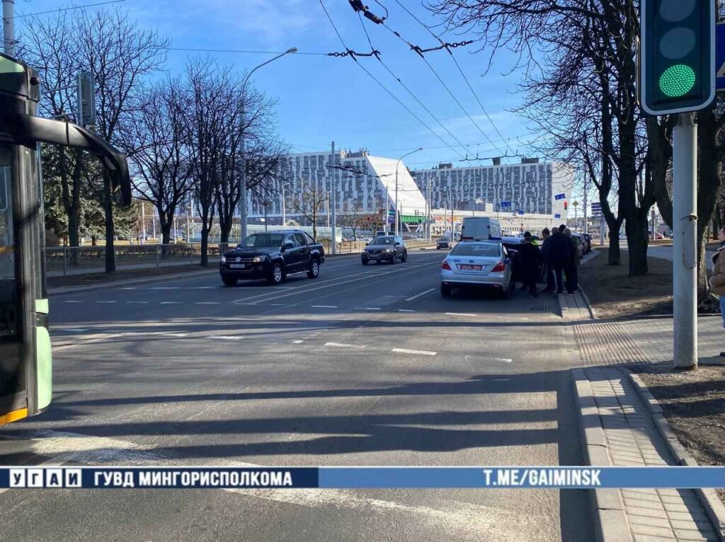 На Калиновского «BMW» сбил девочку