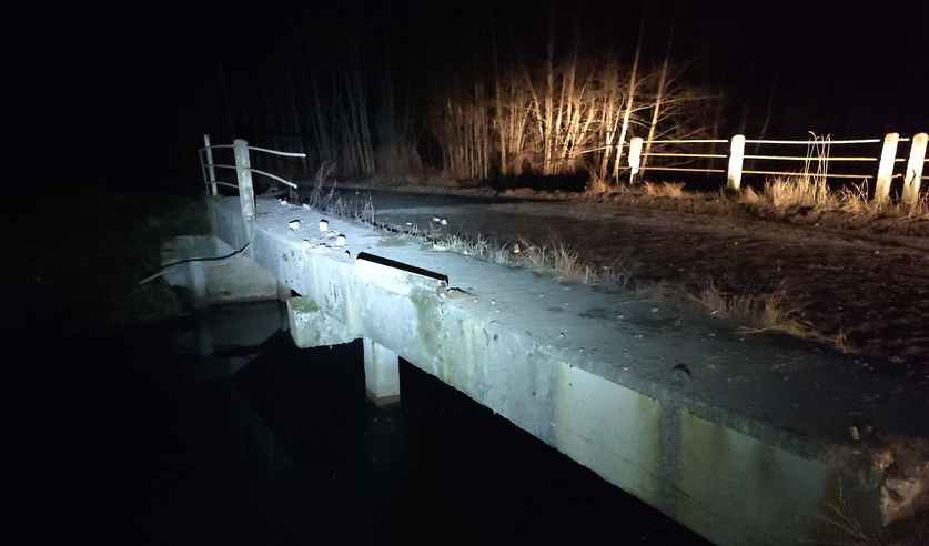 В аварии в Лунинецком районе погибла подросток: автомобиль упал с моста