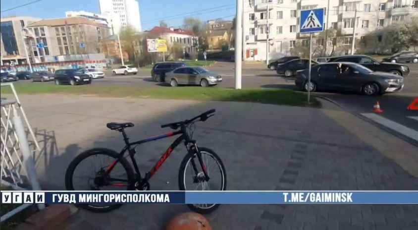 На Немиге водитель BMW сбил велосипедиста