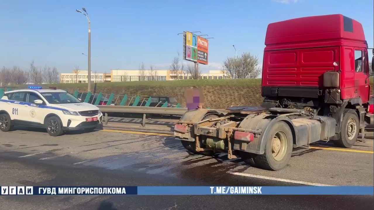 На МКАД авария с седельным тягачом "MAN"