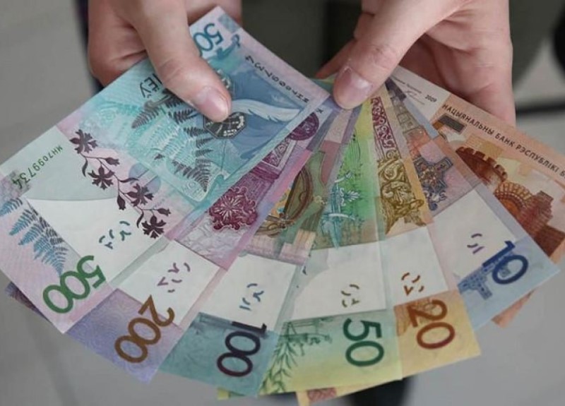 В Беларуси темпы роста зарплаты в годовом выражении сохраняются более 20 месяцев