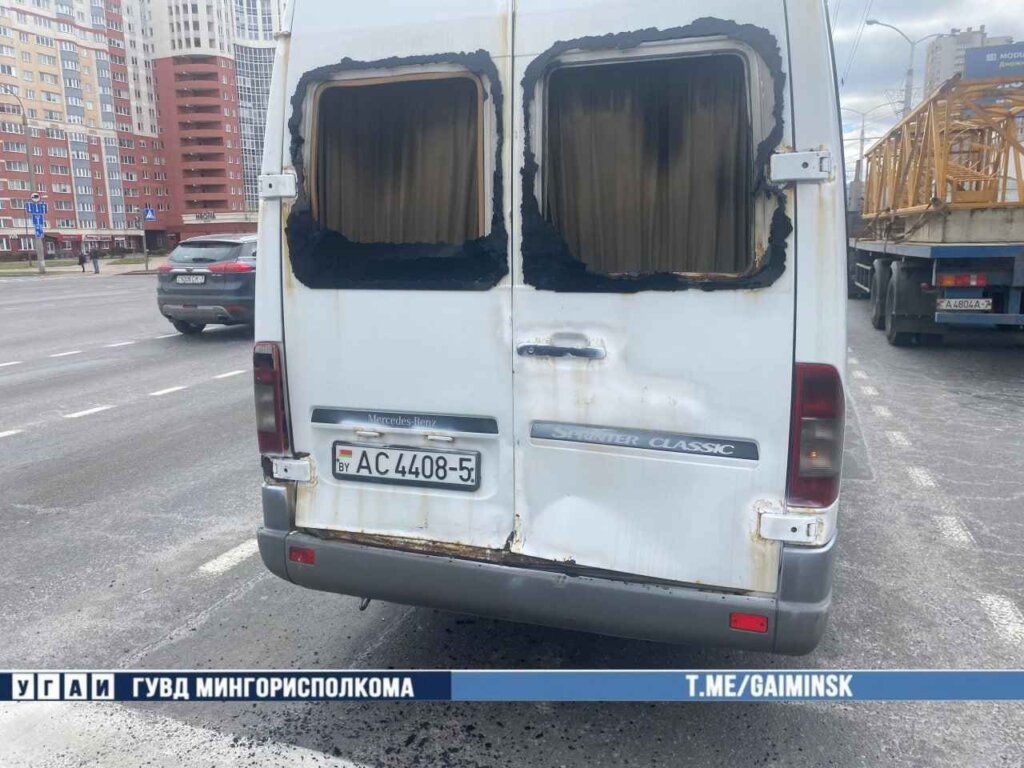 На Дзержинского авария с Iveco и микроавтобусом Mercedes