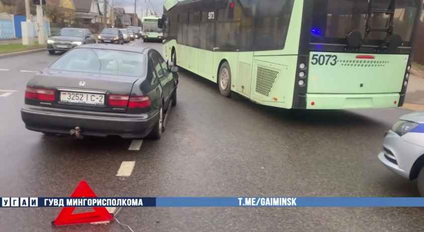 На Кольцова авария с «Honda» и троллейбусом