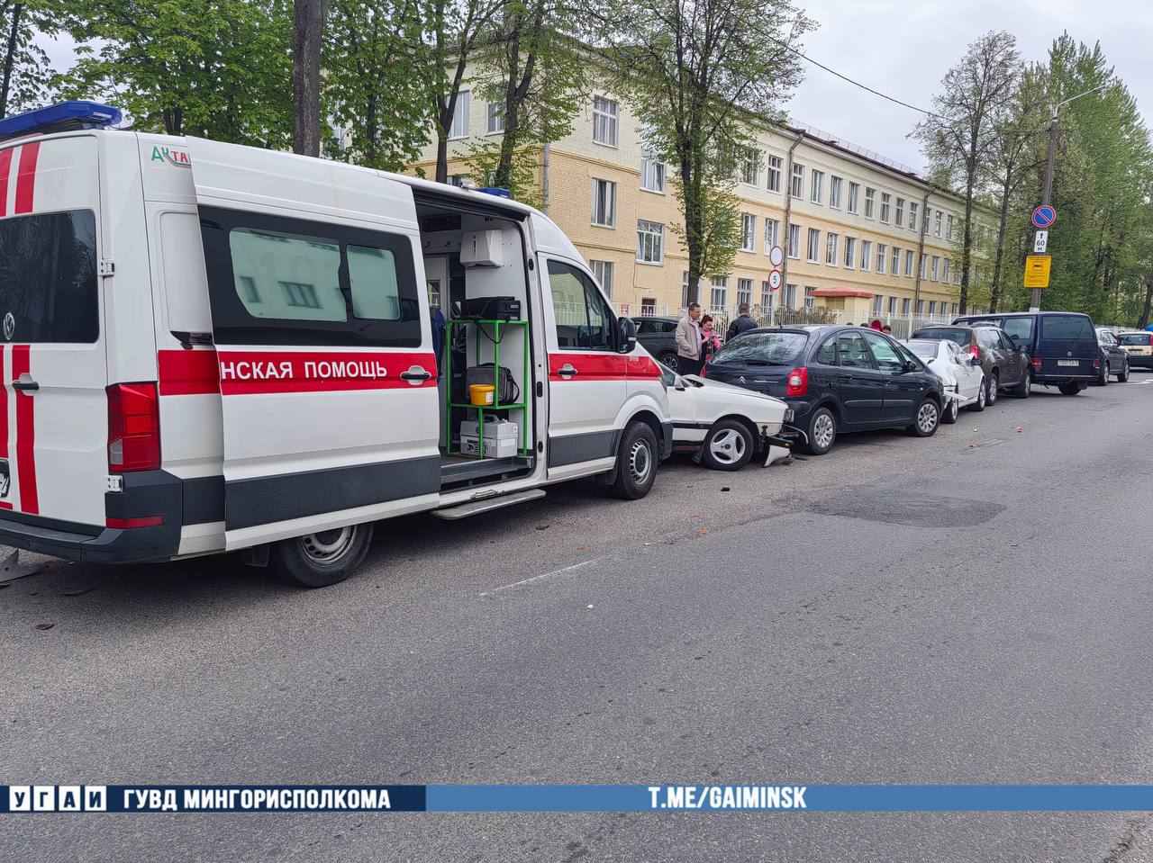 На Народной "скорая" устроила аварию с семью автомобилями