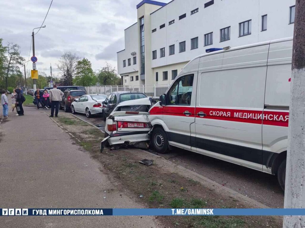 На Народной "скорая" устроила аварию с семью автомобилями