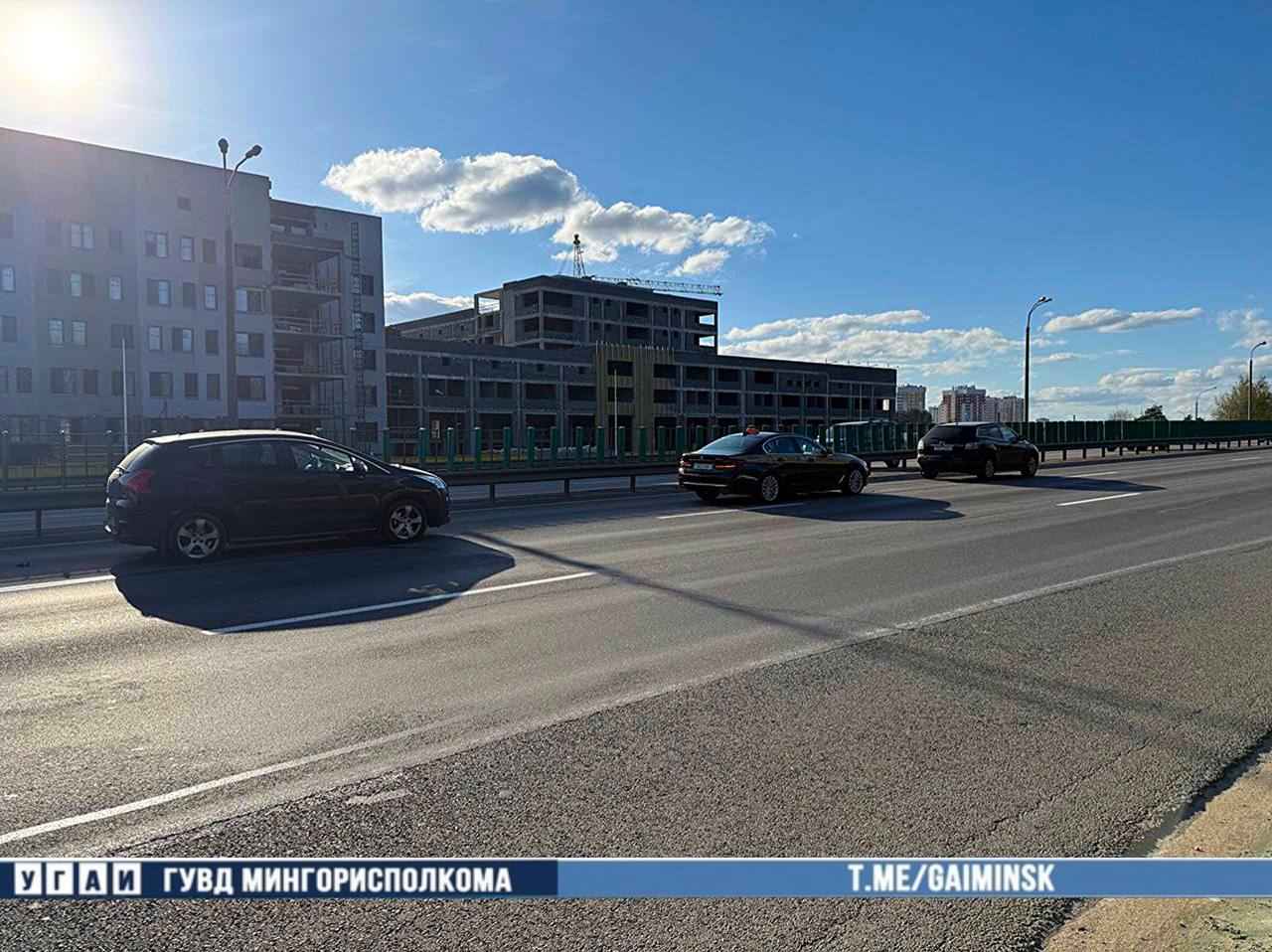 На МКАД авария с шестью автомобилями: столкнулись «Mazda», «BМW», «Skoda», «Volkswagen» и два «Peugeot»