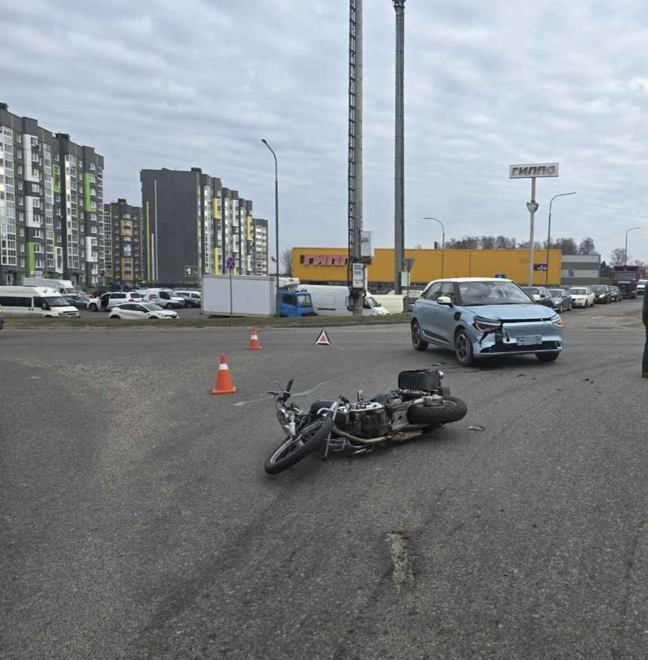 Мотоциклист на Yamaha попал в аварию в Минском районе