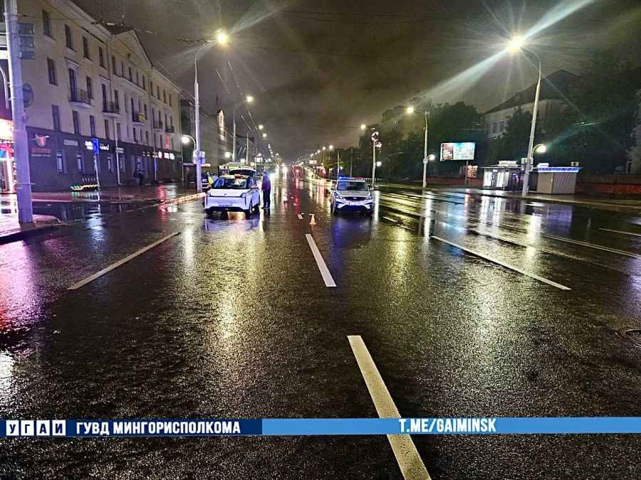 На Чкалова сбили пешехода: он переходил в неположенном месте