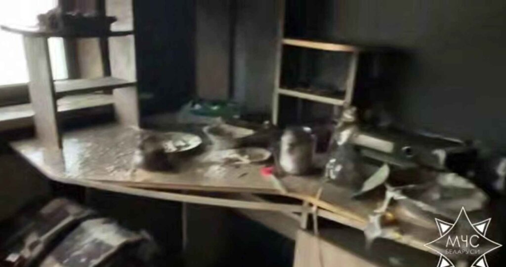 На пожаре в Новополоцке работники МЧС спасли девочку