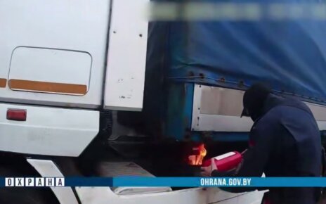 В Новополоцке загорелась фура: "охрановцы" ее потушили