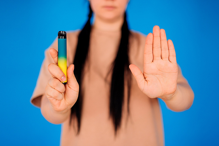 Одноразовый вейп вреднее 20 пачек обычных сигарет – данные шокируют