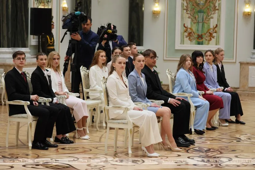 Лукашенко заявил о планах провести серьезную донастройку в системе образования