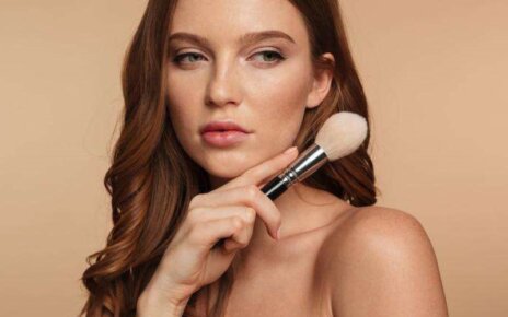 Макияж, который делает лицо моложе без пластики и фотошопа