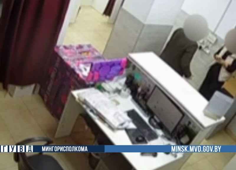 Ну дела. Татуировщик ограбил пункт выдачи заказов и скрылся, но был задержан.