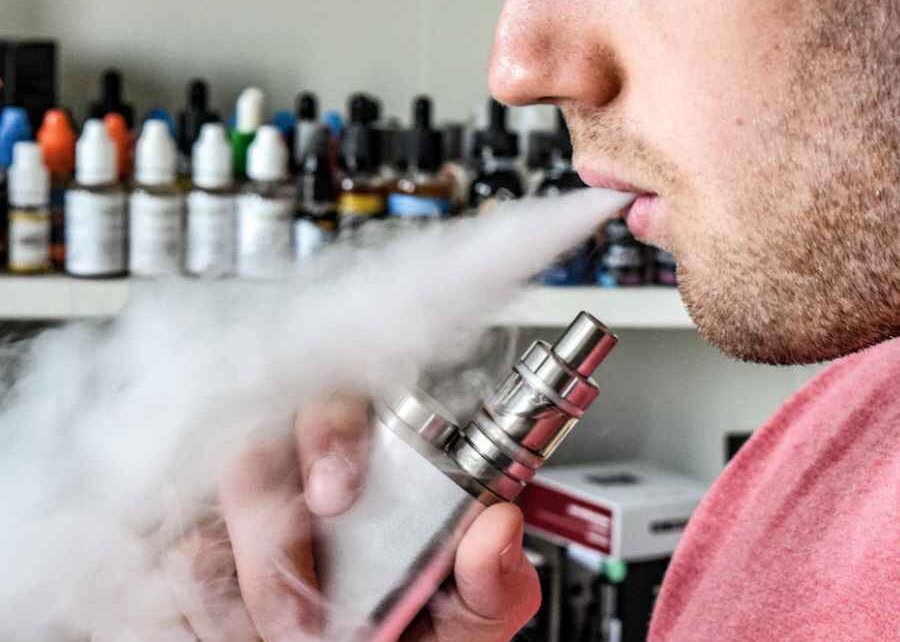 ИП запретят продавать вейпы и жидкости для них: новые требования