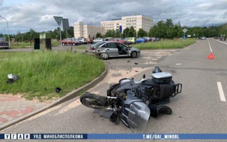 В Жодино авария с мотоциклом "BMW" и авто Renault Laguna