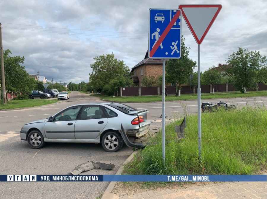 В Жодино авария с мотоциклом "BMW" и авто Renault Laguna