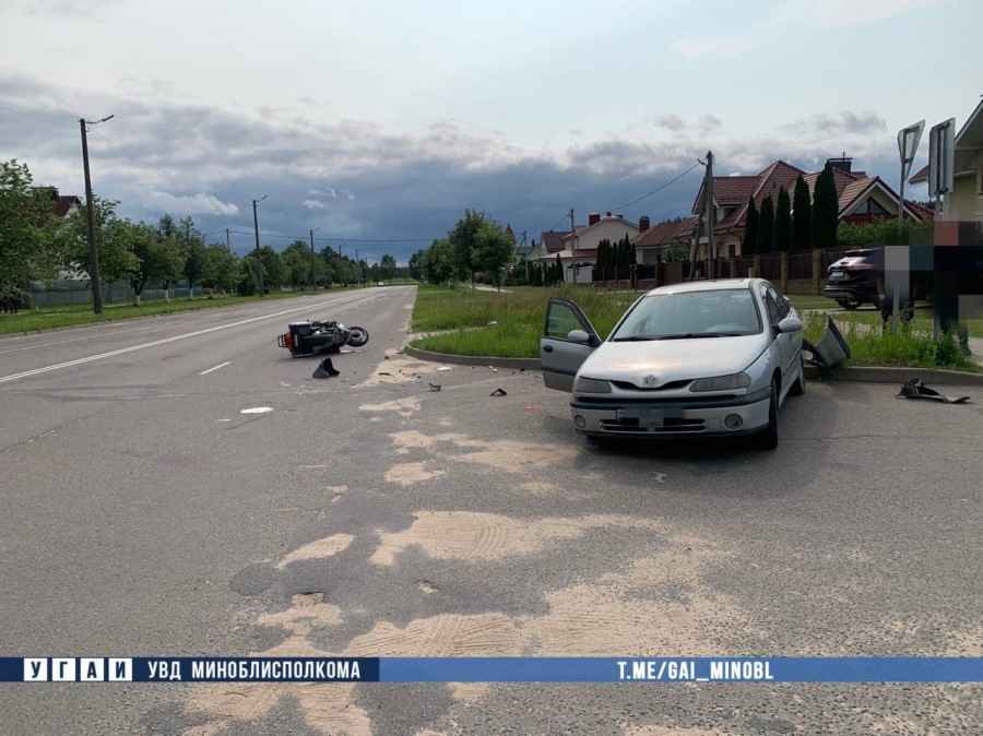 В Жодино авария с мотоциклом "BMW" и авто Renault Laguna