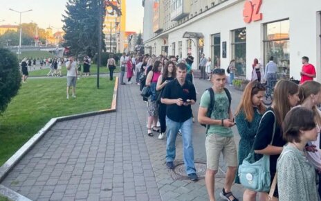 В центре Минска откроют ночной книжный. Обещают распродажи и подарки за пижамный аутфит