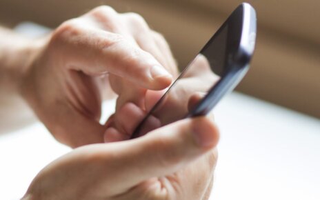 Как мошенники превращают телефоны жертв в кирпичи