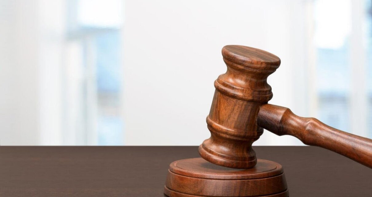 В Витебске пассажир выпал из автобуса и погиб