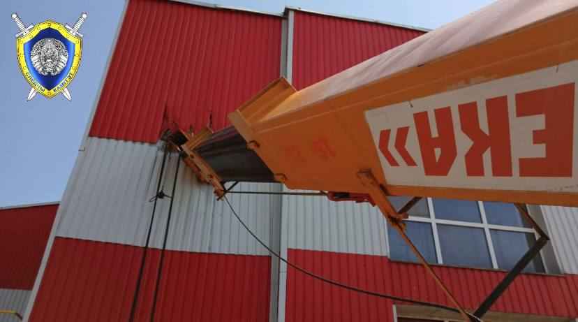 "Кабина оторвалась". В Шклове погиб водитель автокрана