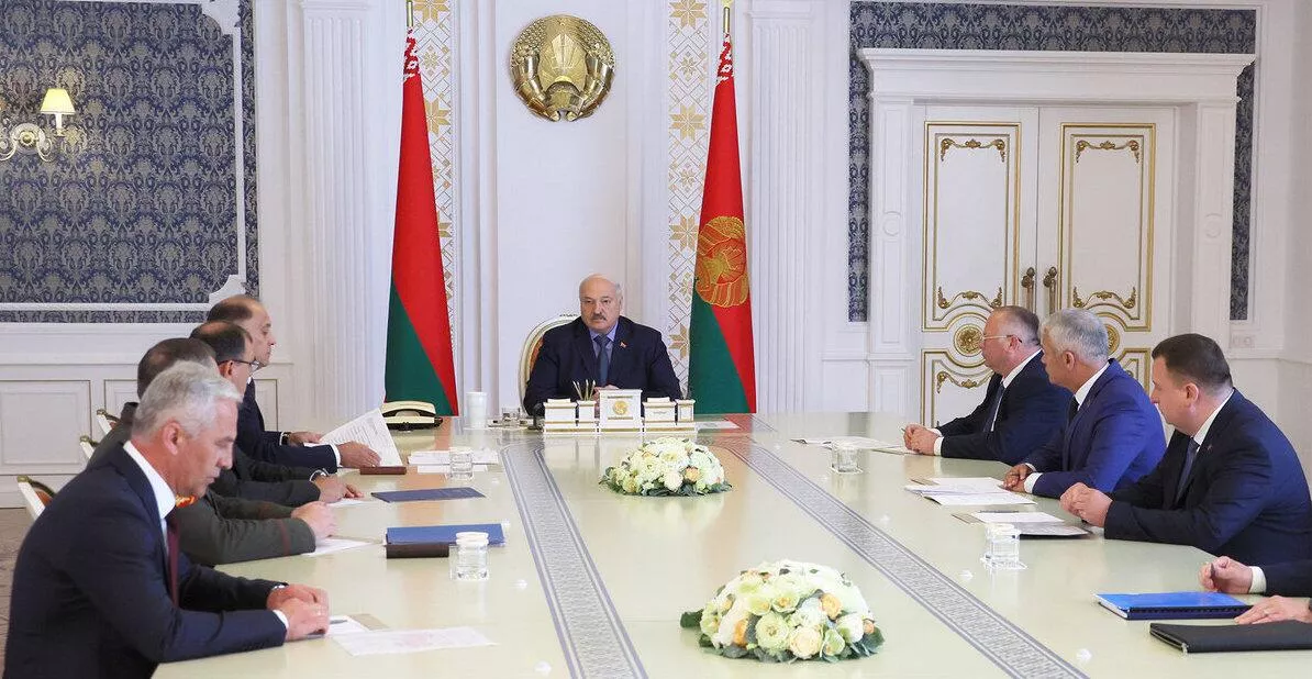 Лукашенко собрал совещание по вопросу ракетного производства