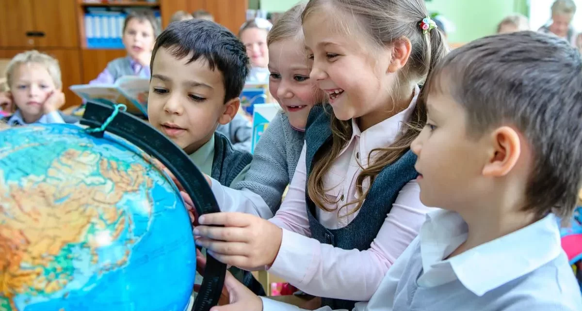 Запрет на телефоны, "домашка" по физре, уроки вождения: что ждет школьников