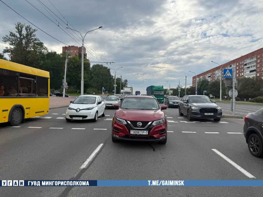 Дети на электросамокате попали в ДТП (ВИДЕО)