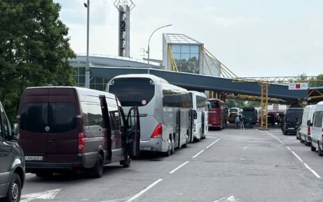 Очередь на въезд в Польшу до 2000 машин через пункт пропуска "Брест"