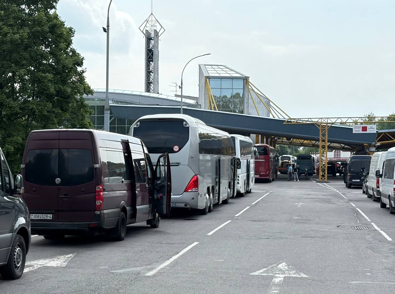 Очередь на въезд в Польшу до 2000 машин через пункт пропуска "Брест"