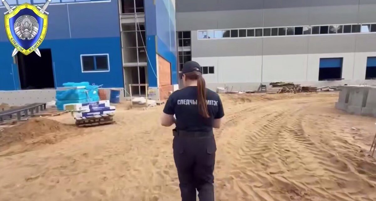 На Танковой погиб рабочий - он упал с третьего этажа