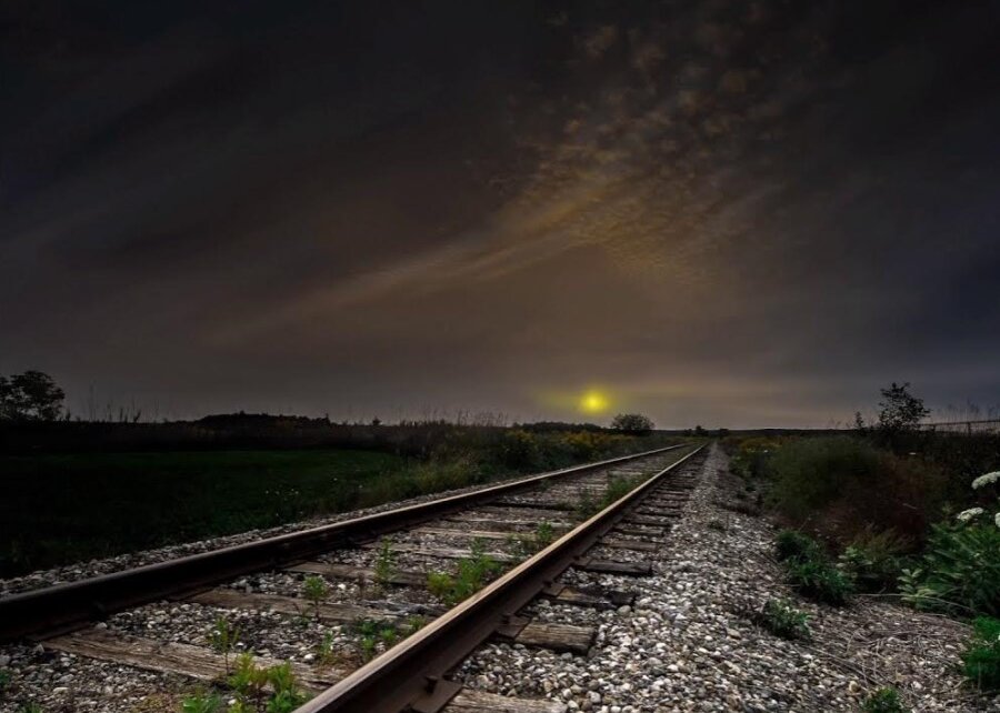 Парень уснул на рельсах и его сбил поезд в Кобринском районе