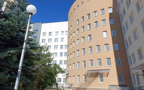 В Лошице завершается строительство поликлиники с бассейном