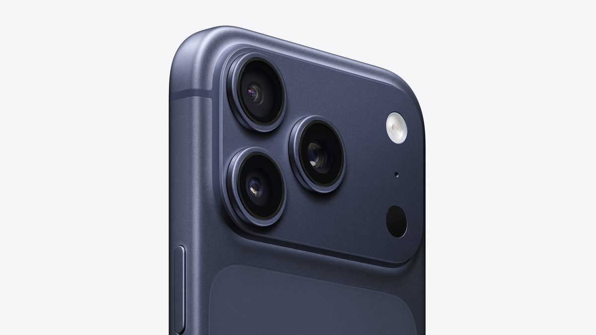 Обзор iPhone 17 Air и iPhone 17 Pro. Смотрим на новый дизайн Рассмотрим дизайн iPhone 17. Безобразный или красивый?