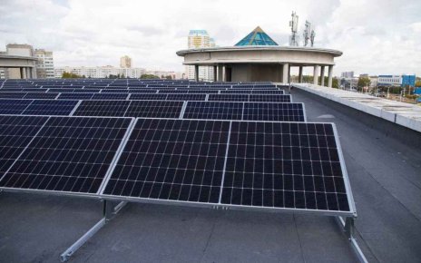 На крыше ТРЦ «Титан» в Минске запустили солнечную электростанцию