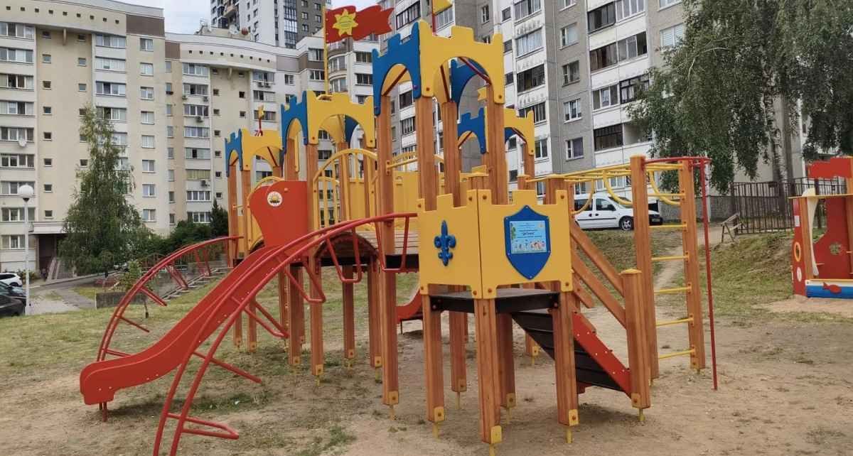 Минчане преображают дворы с поддержкой государства