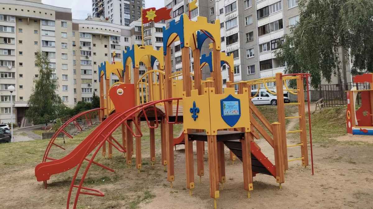 Минчане преображают дворы с поддержкой государства Минчане преображают дворы с поддержкой государства