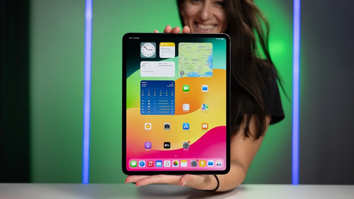 Выпуск складного iPad от Apple снова отложен, и он может так и не выйти Выпуск складного iPad от Apple снова отложен, и он может так и не выйти