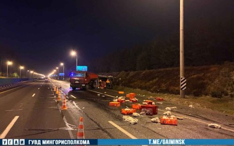 На МКАД водитель уснул за рулем и врезался в «МАЗ»