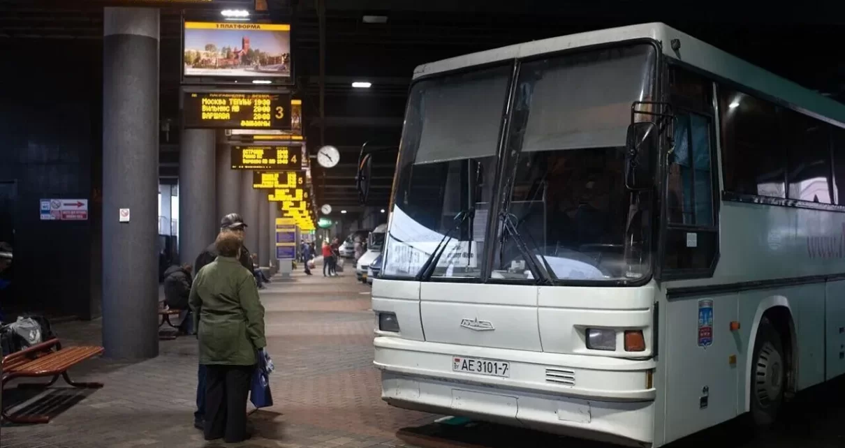 «Минсктранс» на месяц отменил автобусные рейсы в Литву и Латвию