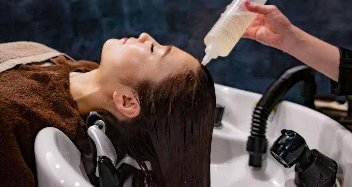 Как правильно выбрать шампунь в холодный сезон: советы для женщин