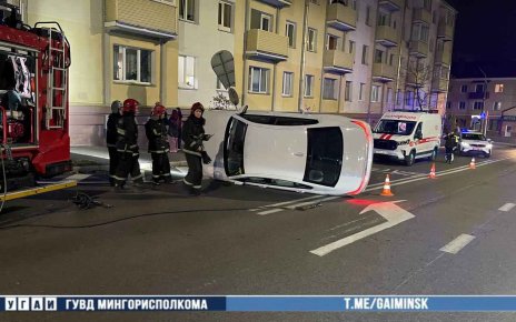 На Калинина "BMW" перевернулся, врезавшись в "Ниву"