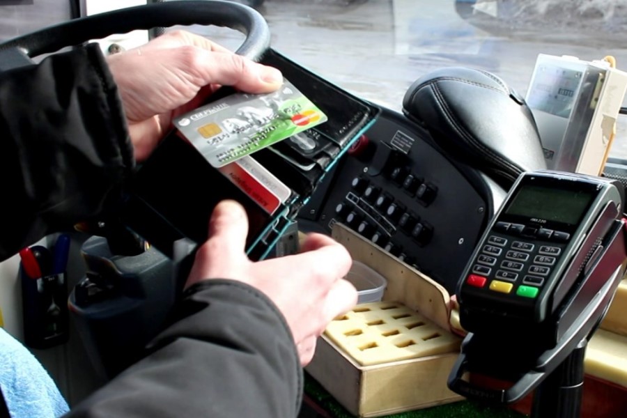 С 1 ноября 2025 года в маршрутках появятся платежные терминалы